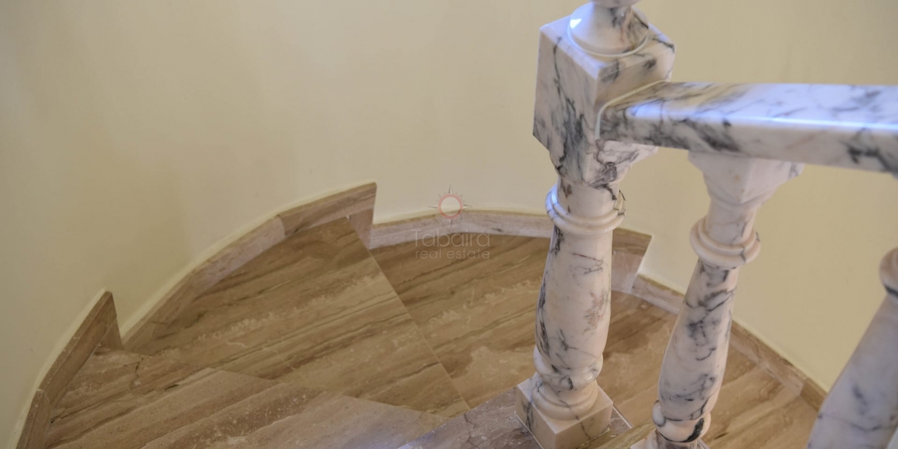 Lyxvilla till salu i Moraira - Steg från stranden och staden