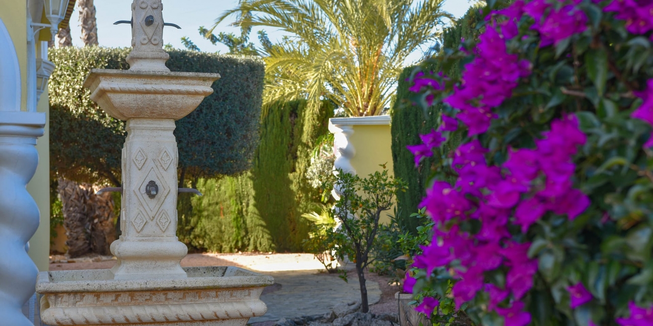 Lyxvilla till salu i Moraira - Steg från stranden och staden