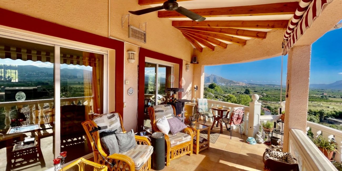 Sale &raquo; Villa &raquo; Tormos &raquo; Pueblo