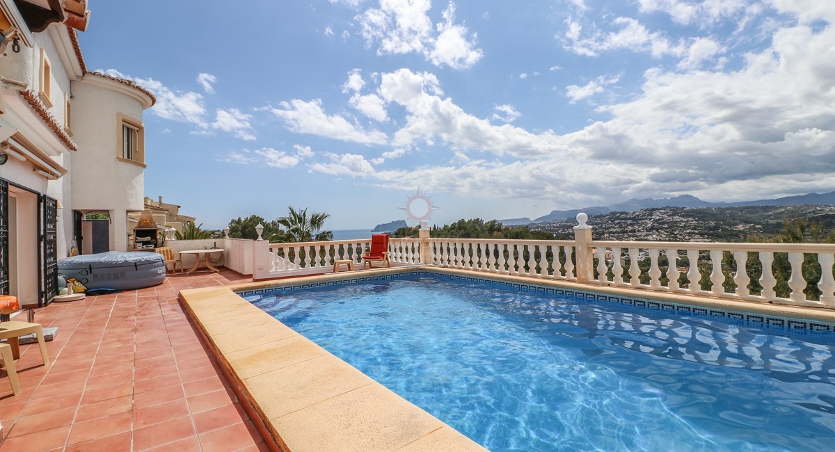 five bedroom villa with sea views for sale in moraira