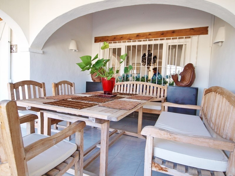 Stor gemensam villa till salu i Paichi Moraira