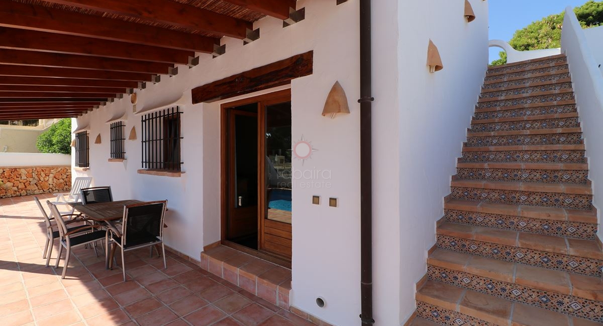Villa de style ibiza à Moraira à vendre avec vue sur la mer