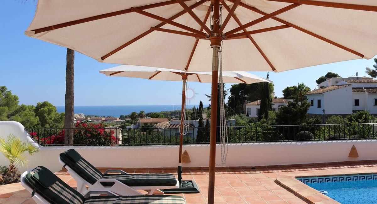 Villa de style ibiza à Moraira à vendre avec vue sur la mer