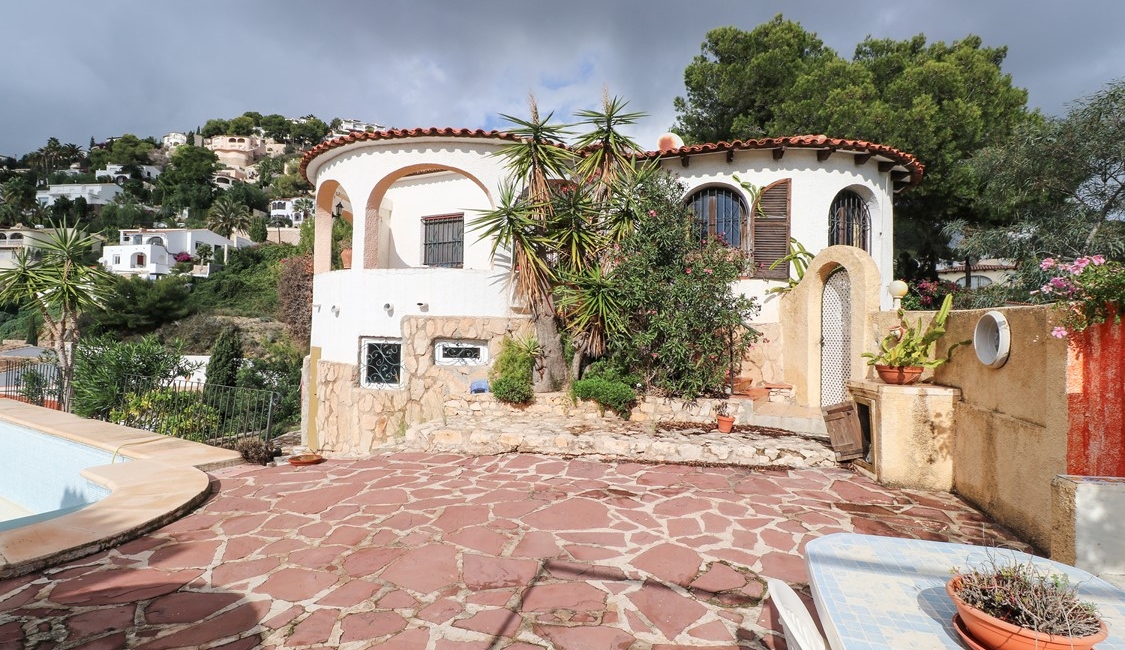 ▷ Villa de inversión con vistas al mar en venta en Benissa