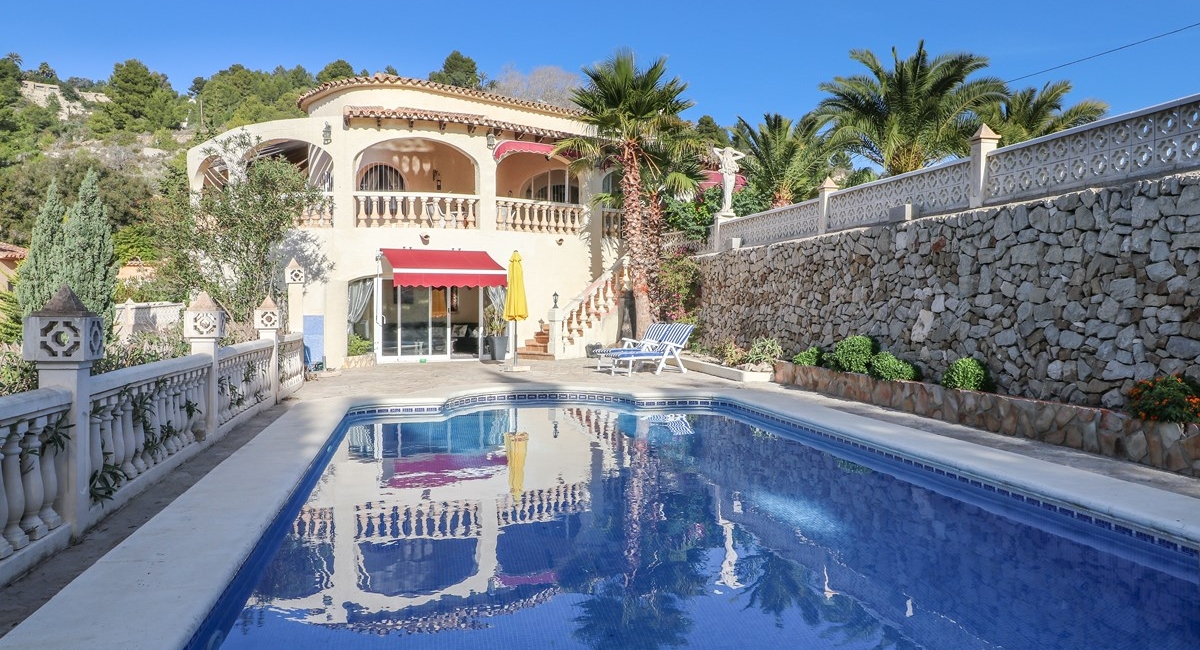 seven bedroom villa for sale on the benissa coast