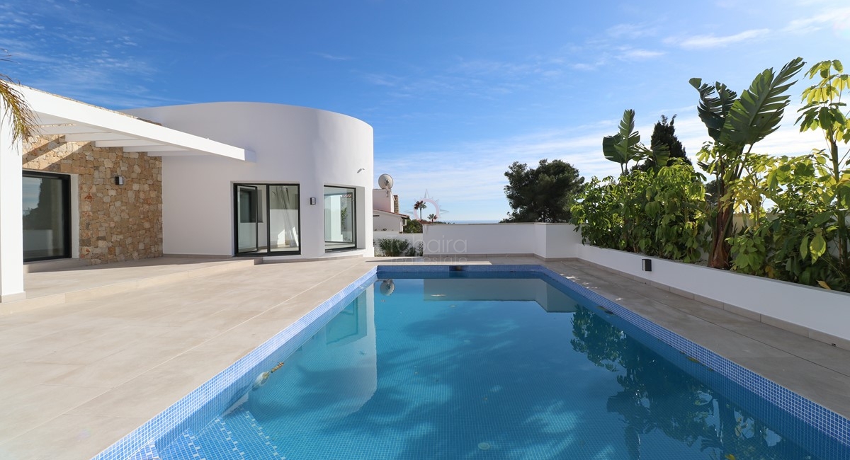 ▷ Nieuwbouw villa met zeezicht te koop in Benissa