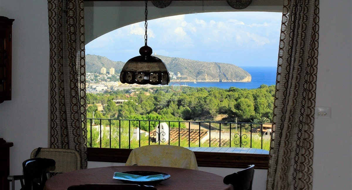 ▷ Gemeenschappelijke villa met uitzicht op zee te koop in Moraira