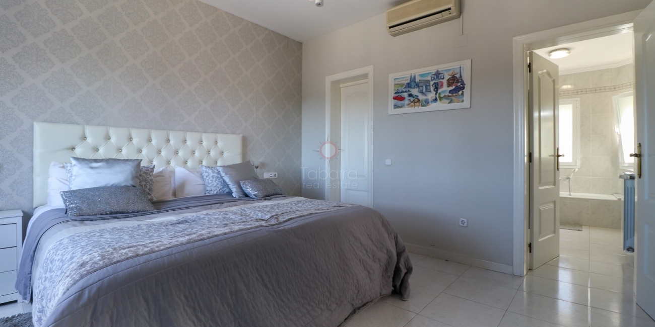 Rymlig fyra sovrum villa till salu i Moraira