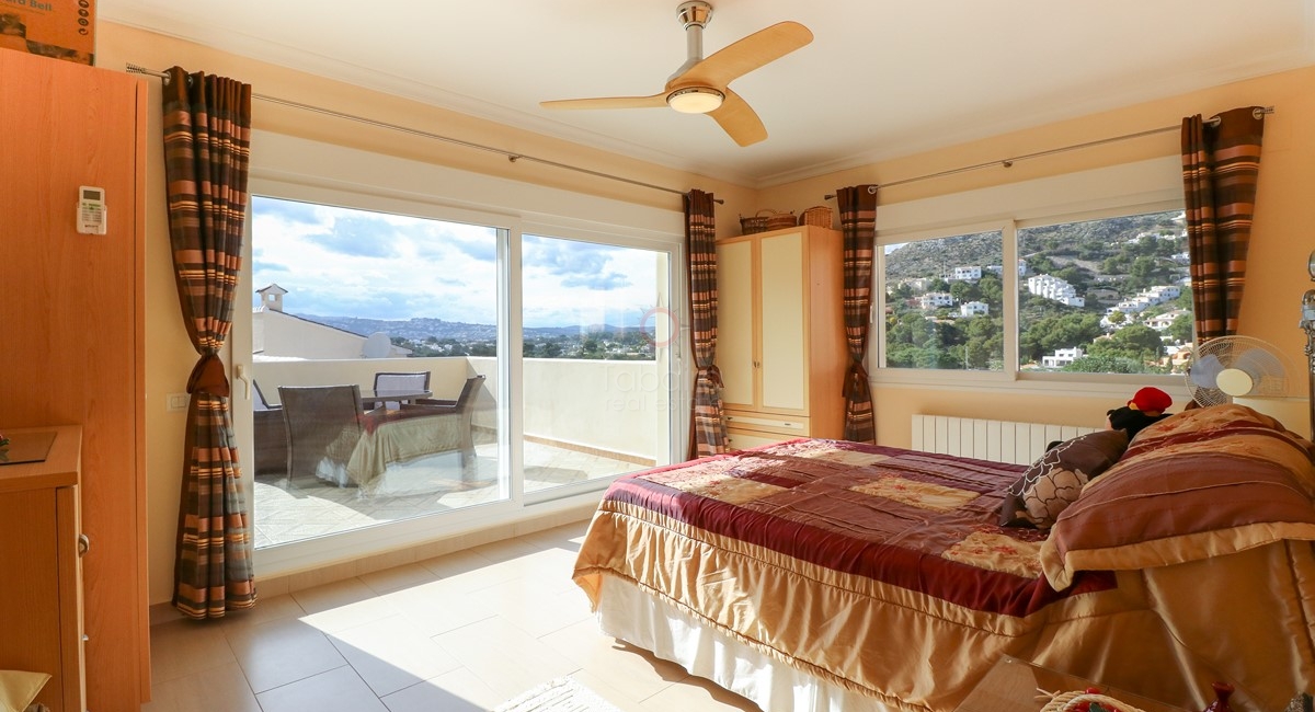▷ Lyxig villa med fyra sovrum till salu i El Portet Moraira