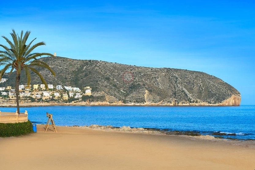 ▷ Villa à vendre à Moraira à côté de la plage