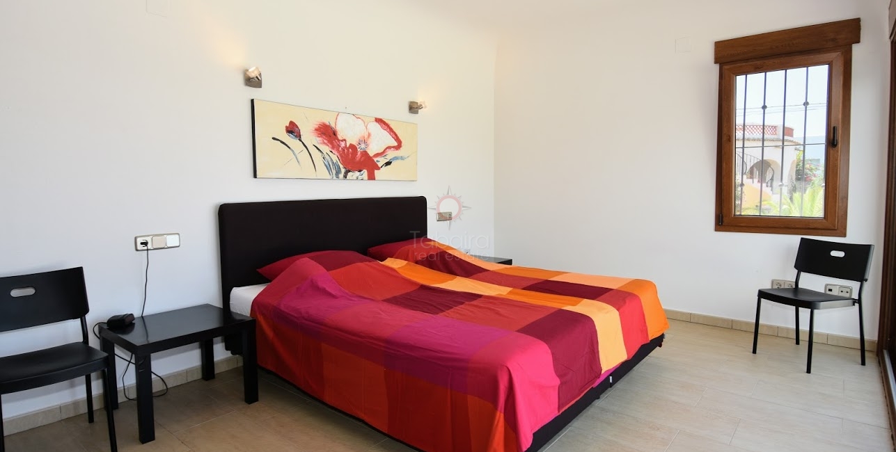 ▷ Villa mit vier Schlafzimmern zum Verkauf in Pla del Mar Moraira