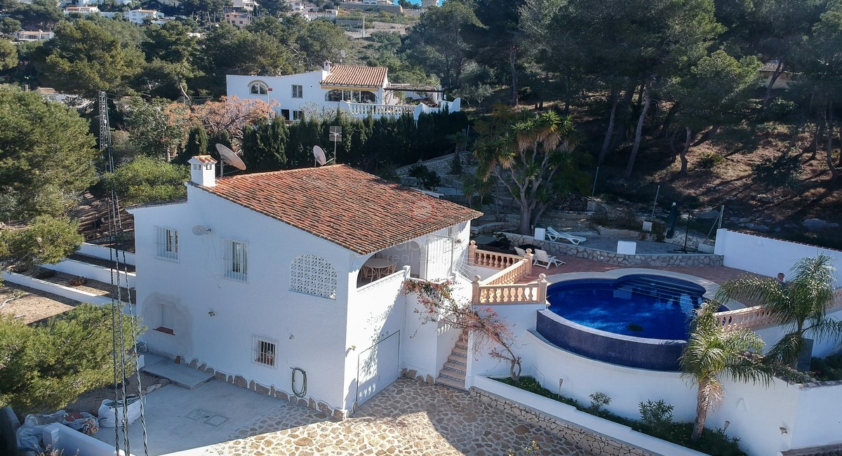 Moraira villa for sale close to amenities