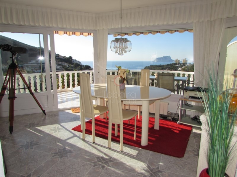Villa med havsutsikt i El Portet bredvid stranden