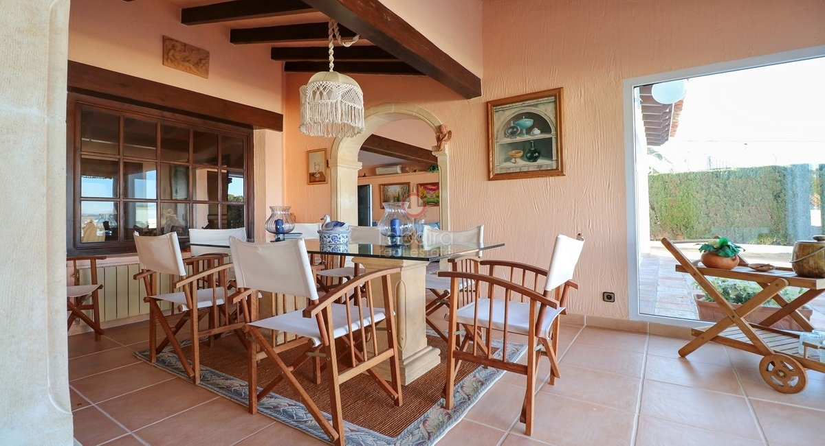 ✰ Villa con vistas al mar en venta al lado de Moraira