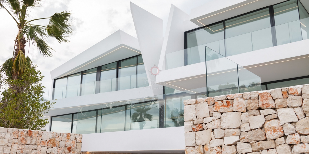 Moderne Villa mit Meerblick zum Verkauf in Moraira