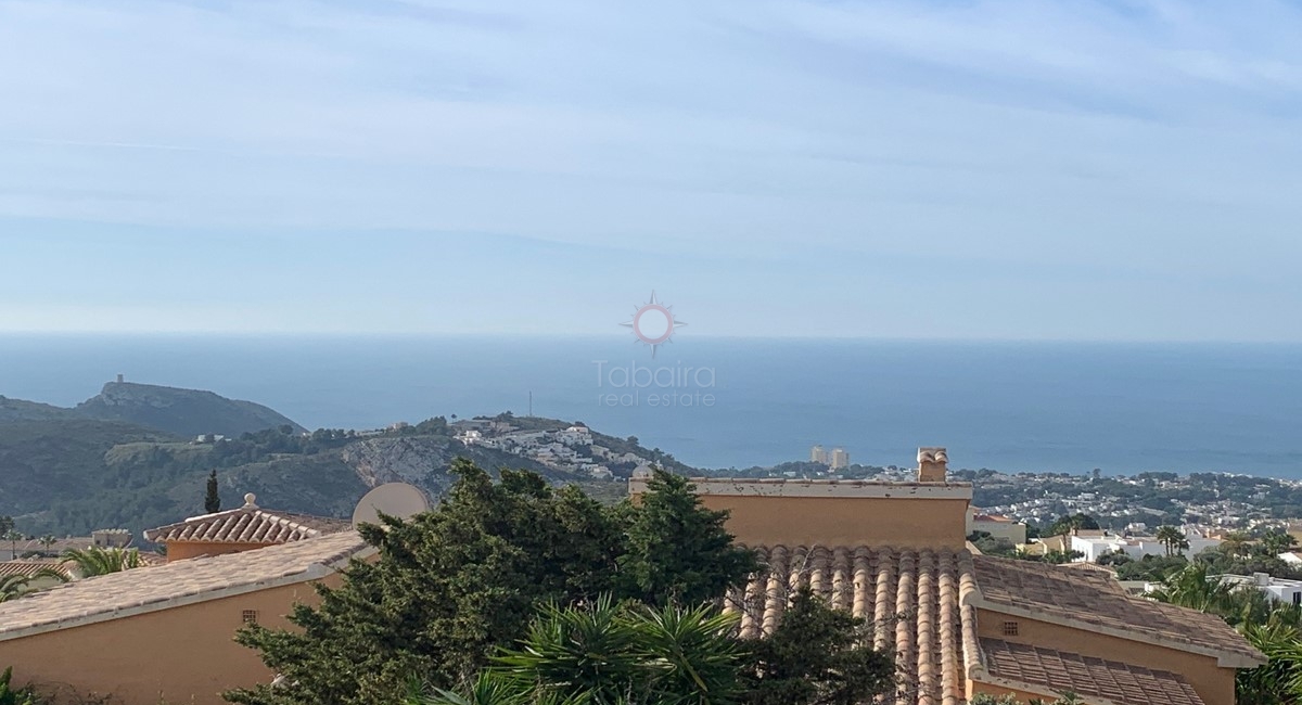 sea view villa for sale in Cumbre del Sol next to the sea