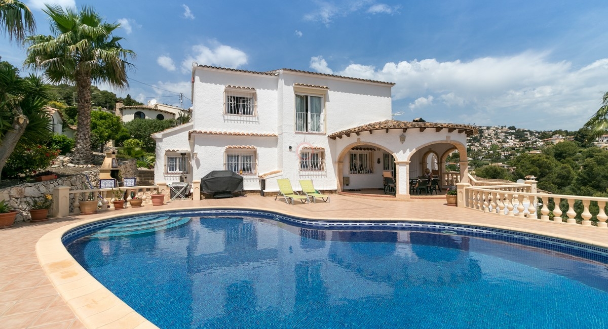 ▷ Benissa villa for sale next to the beach