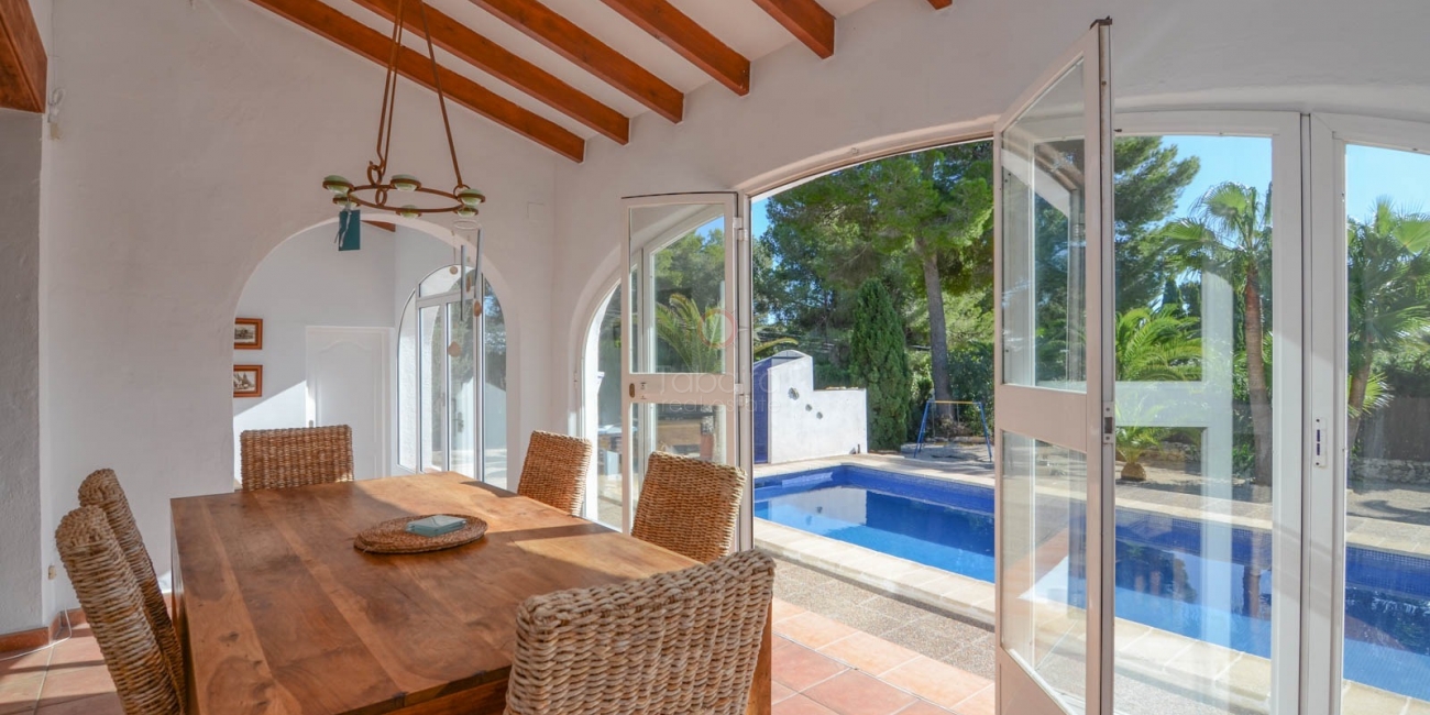 Villa zum Verkauf in Moraira mit flachem Grundstück