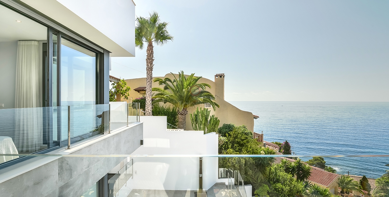 ▷ Villa de lujo en venta en Calpe junto a la playa y Marina