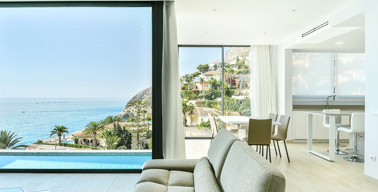 ▷ Villa de lujo en venta en Calpe junto a la playa y Marina