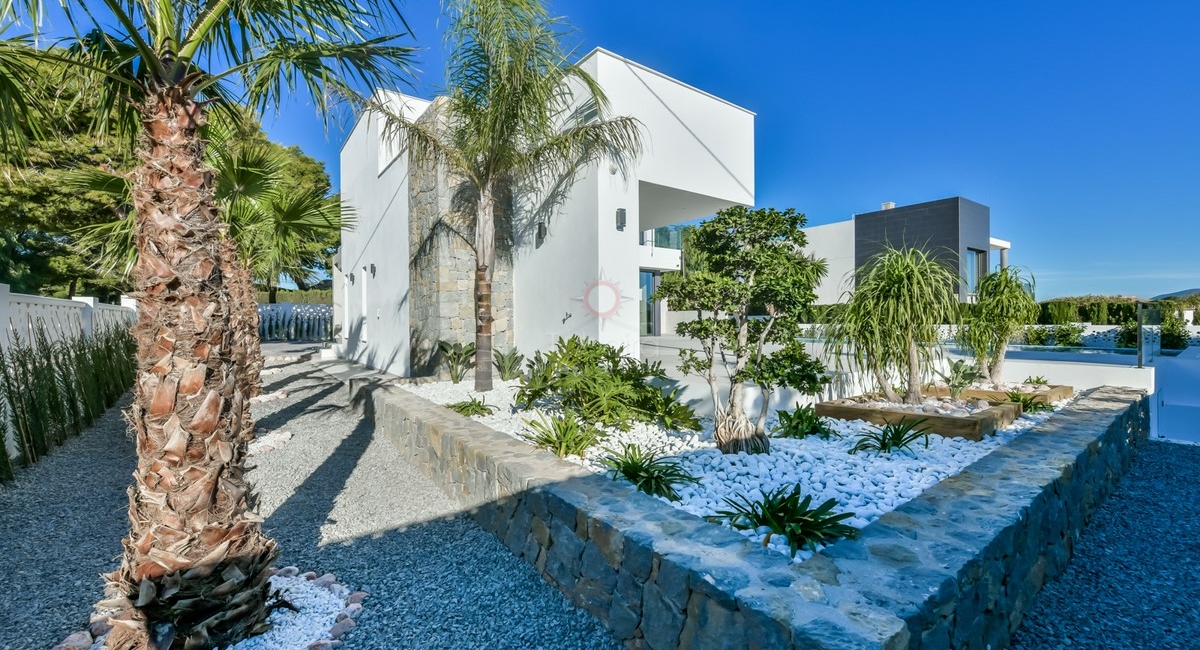 New build villa for sale in Calpe next to the beach