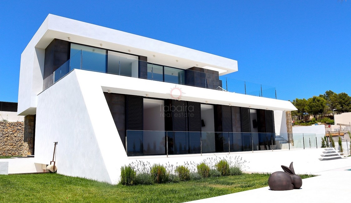 Nieuwbouw villa te koop in Moraira met uitzicht op zee