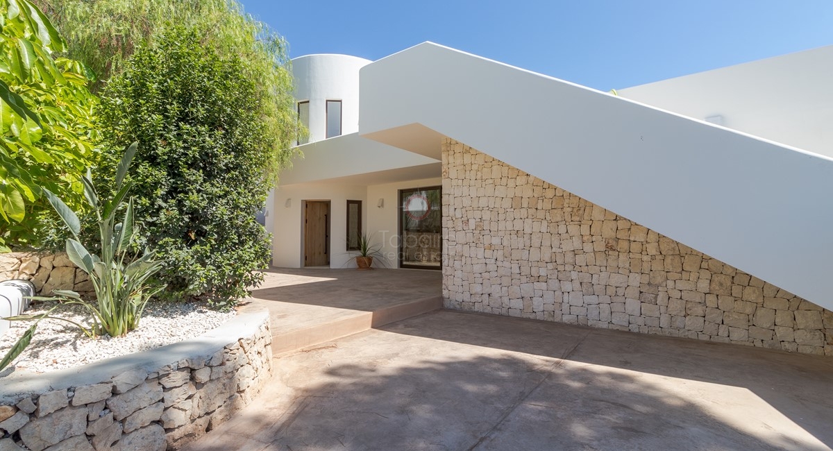 New build villa for sale on the coast of Moraira