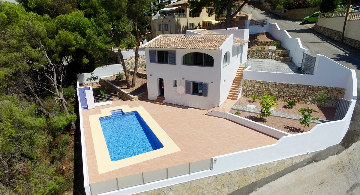 Neubau Villa zum Verkauf in Moraira mit Meerblick