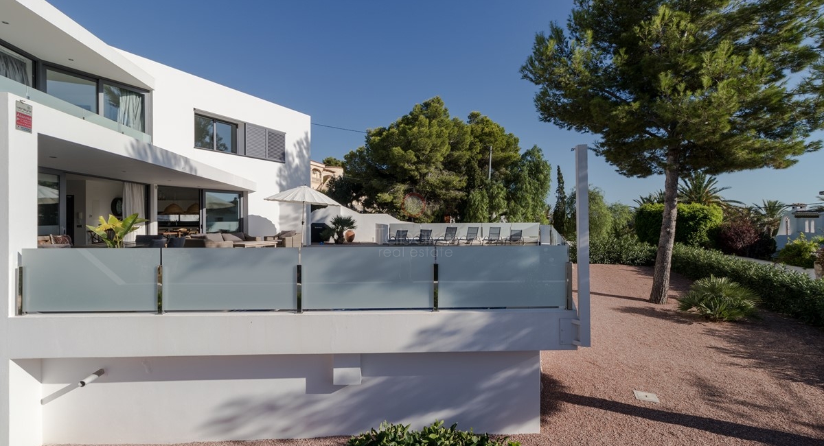 Nybyggd havsutsikt villa till salu i Moraira Spanien