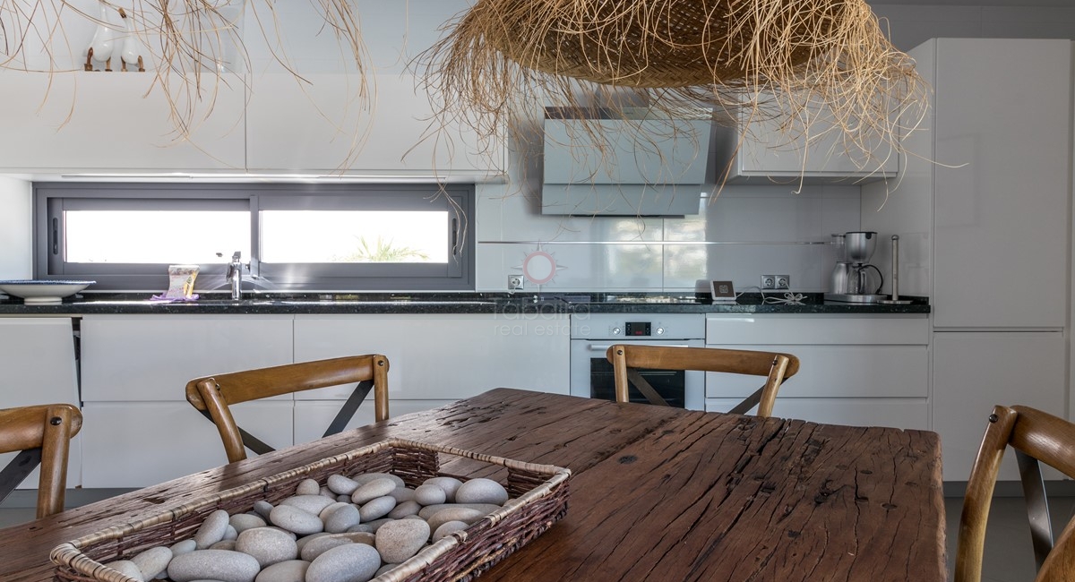 Nybyggd havsutsikt villa till salu i Moraira Spanien
