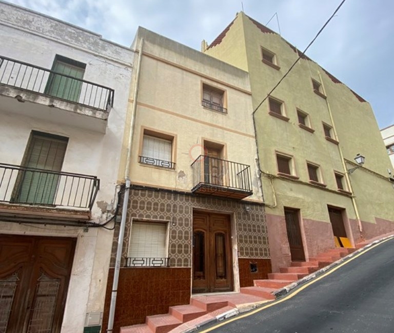 Village townhouse for sale in Benitachell