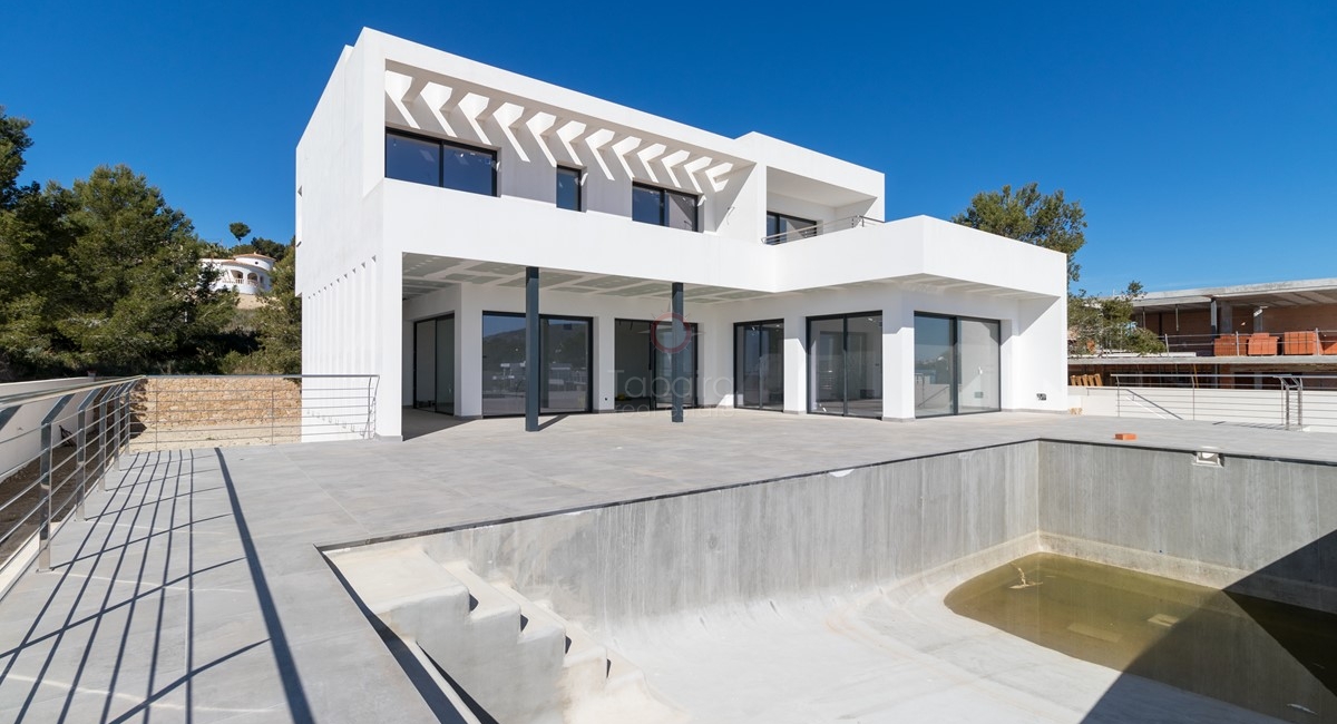 Villa de nueva construcción con vistas al mar en venta cerca de Moraira Costa Blanca