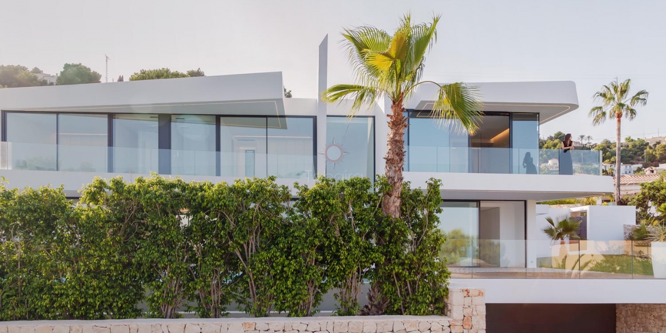 Villa moderna con vistas al mar en venta en Moraira
