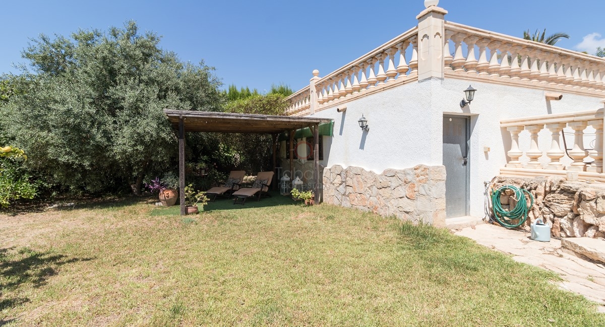Een uitstekende gelijkvloerse villa te koop in La Sabatera Moraira