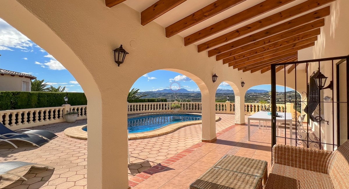 ▷ Excellent villa for sale in Moraira close to services