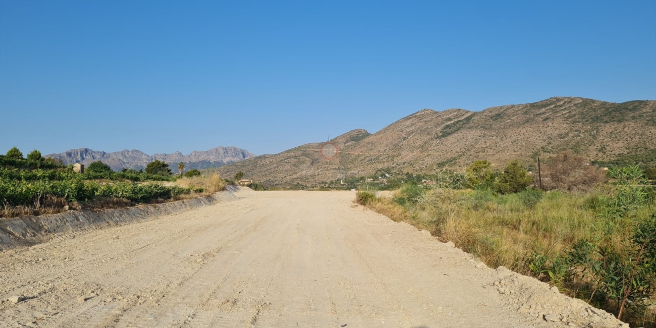 Cheap building land for sale in Benissa