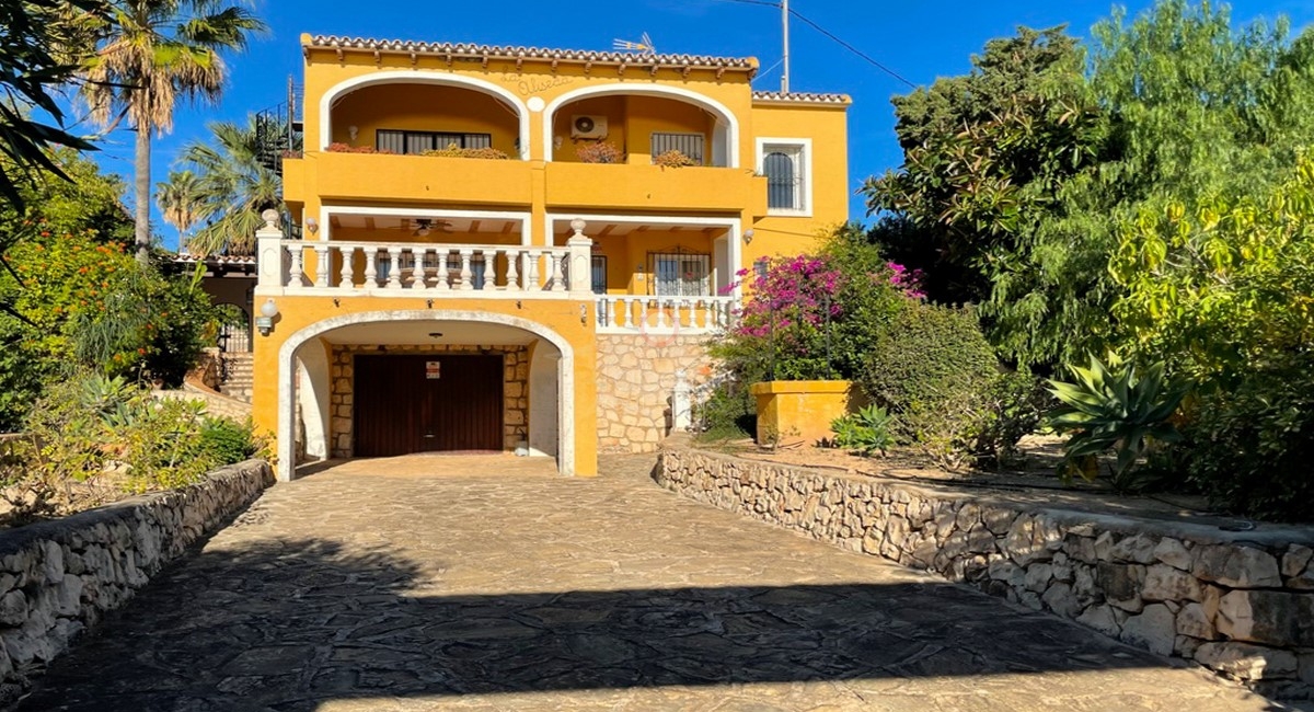 ▷ Продается дом на второй линии моря в Les Bassetes Benissa