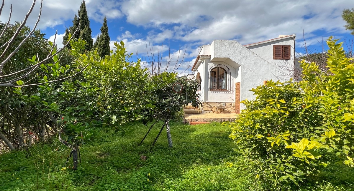 Villa med privat trädgård till salu i Moraira