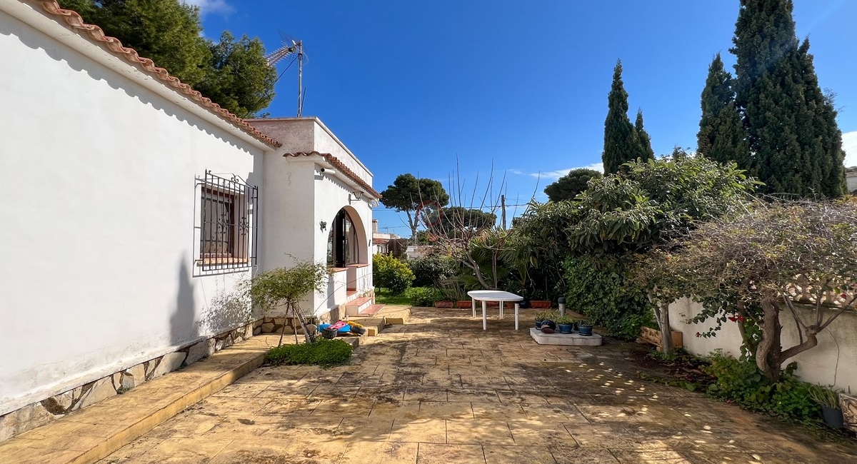 Villa with private garden for sale in Moraira