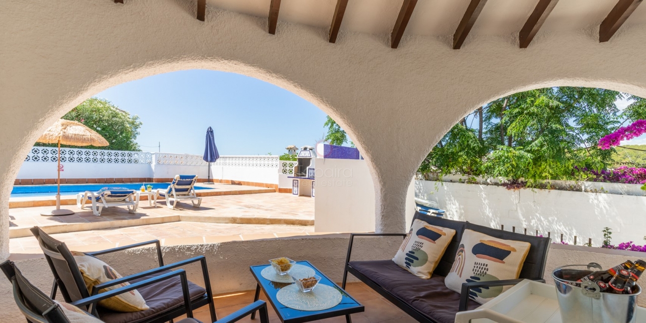 Villa med havsutsikt till salu i Baladrar Benissa intill stranden