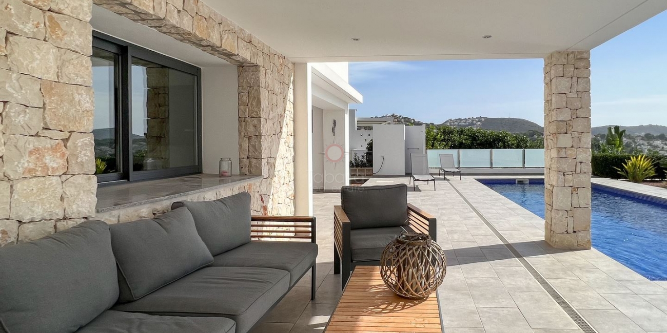 Modern villa till salu med havsutsikt i Moraira
