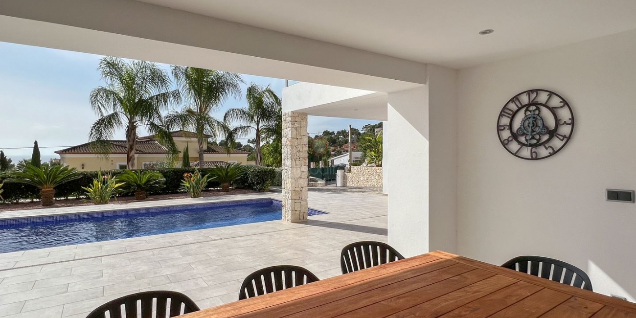 Villa moderna en venta con vistas al mar en Moraira