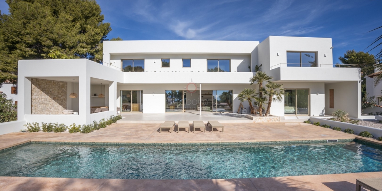 Luxe Ibiza stijl villa te koop in San Jaime Moraira