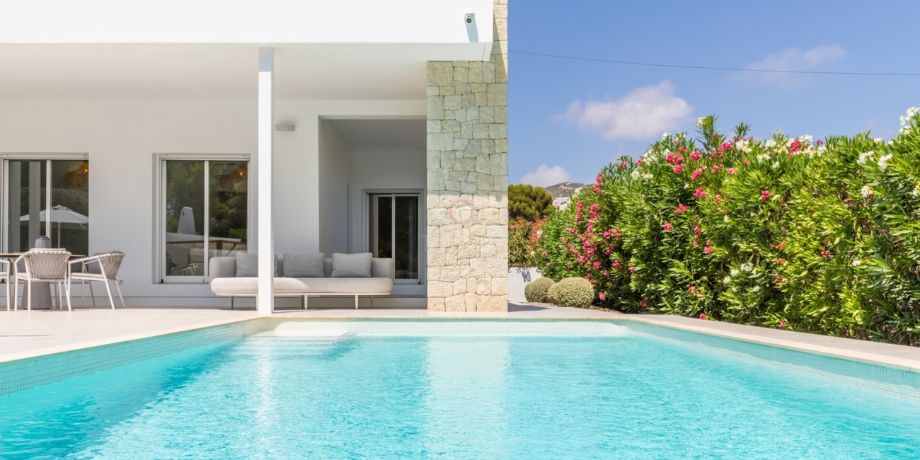 ▷ Modern Ibiza-Style Villa for Sale in El Portet Moraira
