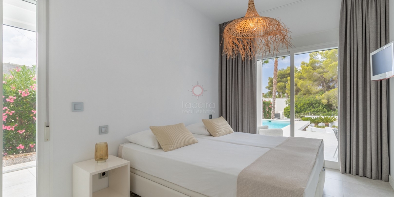 ▷ Villa moderne de style Ibiza à vendre à El Portet Moraira