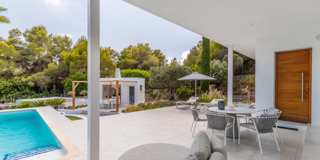 ▷ Villa moderne de style Ibiza à vendre à El Portet Moraira