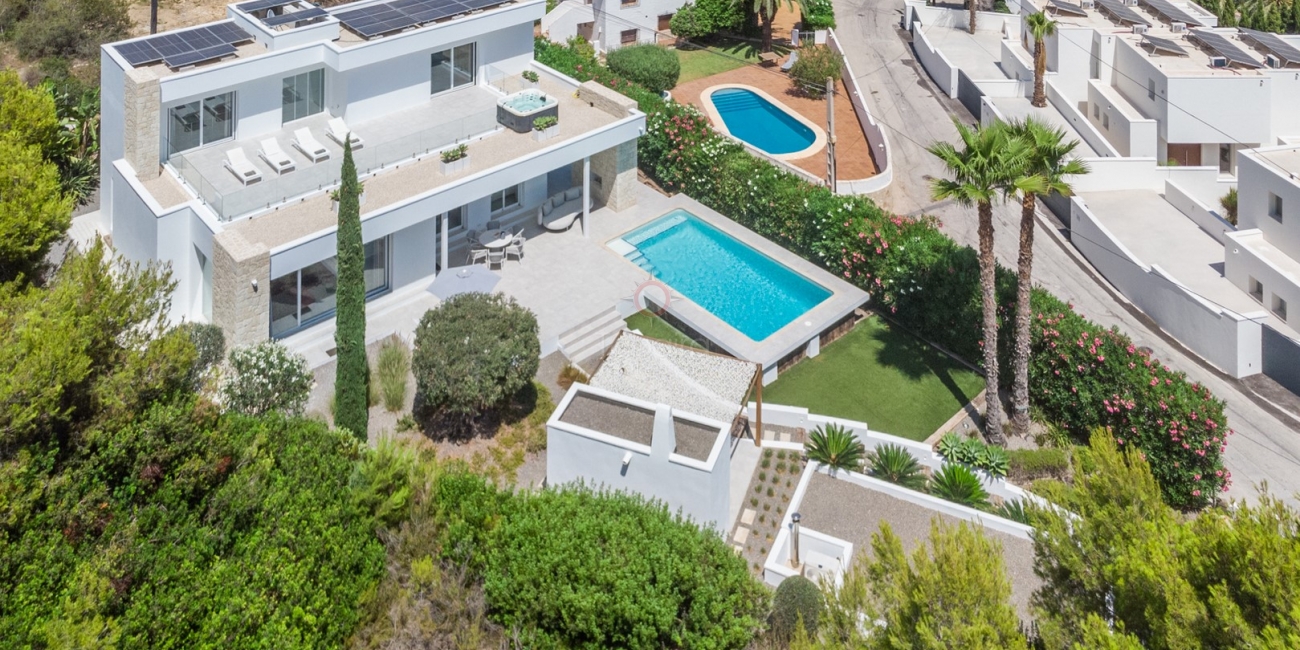 Moderne villa te koop in El Portet Moraira