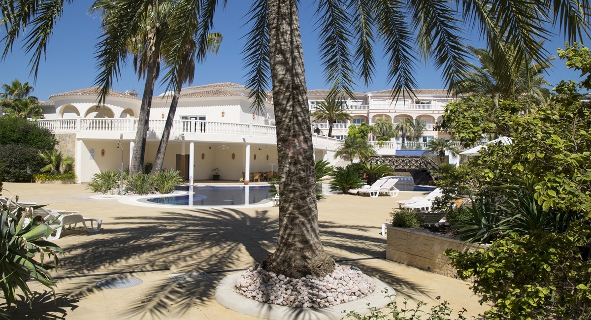 geräumiges Apartment mit Meerblick zum Verkauf in Parques Casablanca.