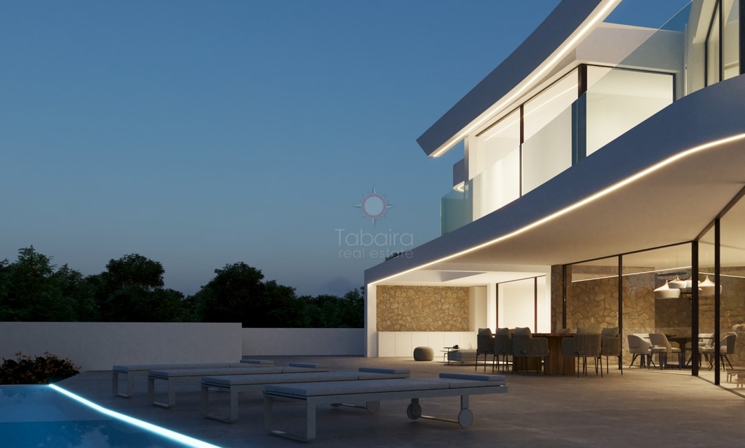 Luxe villa met zeezicht te koop in Moraira.