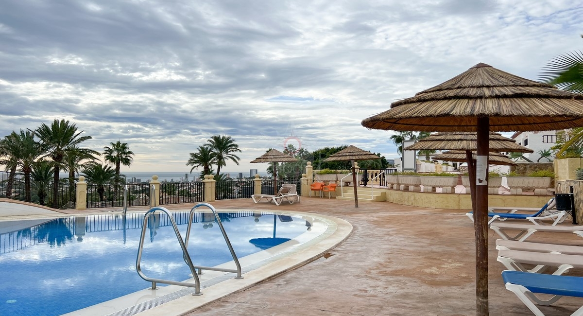 Upper pool area in Imperial Park Calpe